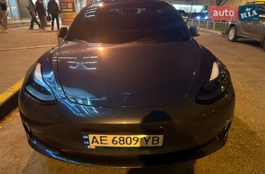 Седан Tesla Model 3 2023 в Днепре