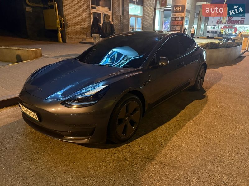 Седан Tesla Model 3 2023 в Днепре