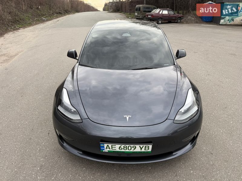 Седан Tesla Model 3 2023 в Днепре