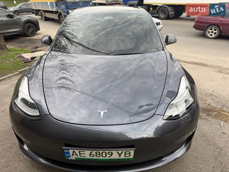 Седан Tesla Model 3 2023 в Днепре