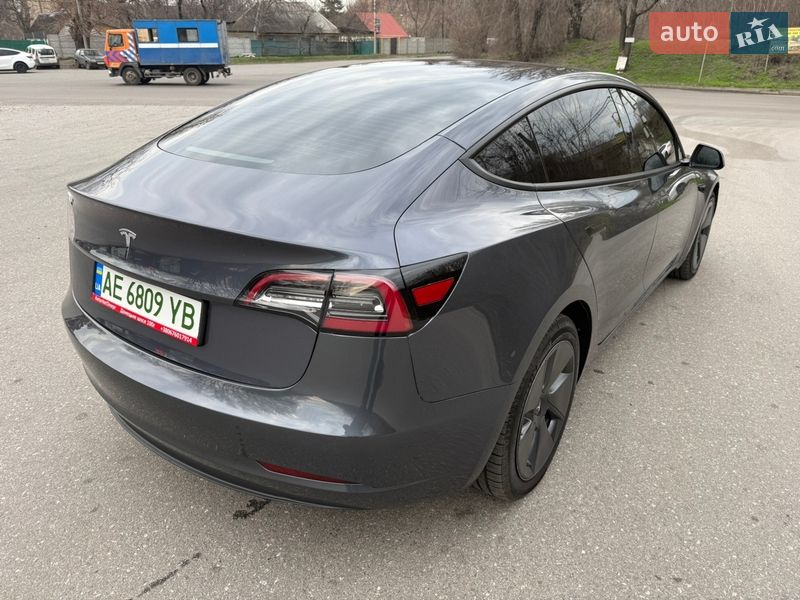 Седан Tesla Model 3 2023 в Днепре