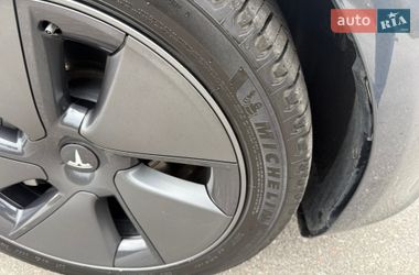 Седан Tesla Model 3 2023 в Днепре