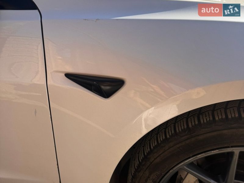 Седан Tesla Model 3 2022 в Львове