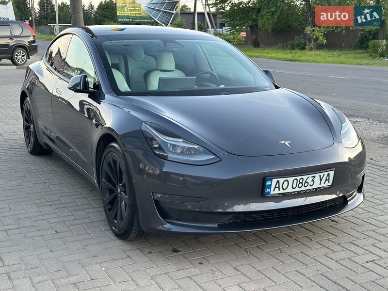 Седан Tesla Model 3 2021 в Ужгороде