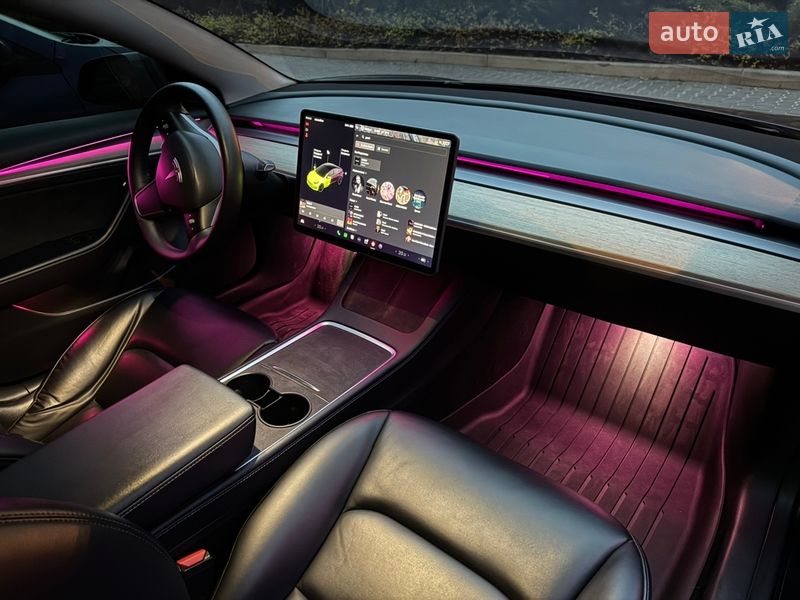 Седан Tesla Model 3 2022 в Києві