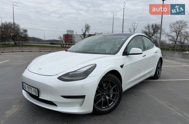 Седан Tesla Model 3 2021 в Киеве