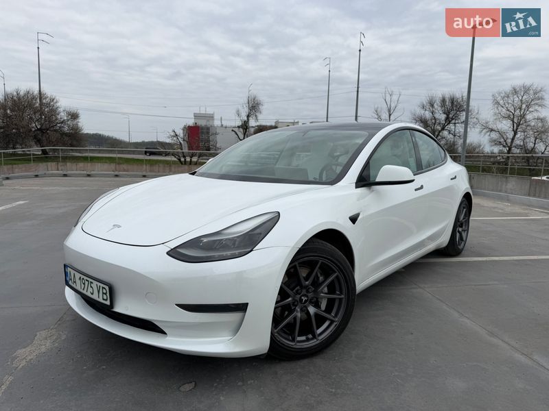 Tesla Model 3 2021