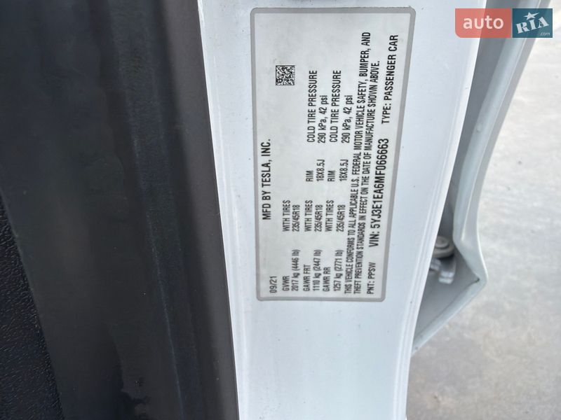 Седан Tesla Model 3 2021 в Киеве