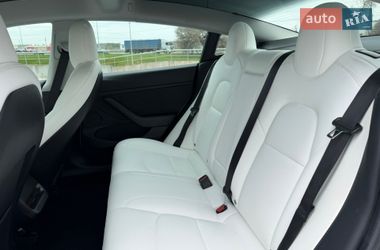 Седан Tesla Model 3 2021 в Киеве
