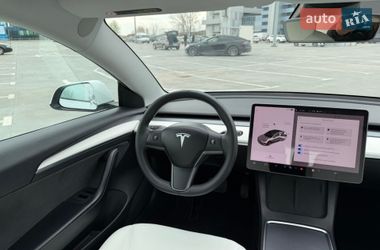 Седан Tesla Model 3 2021 в Киеве