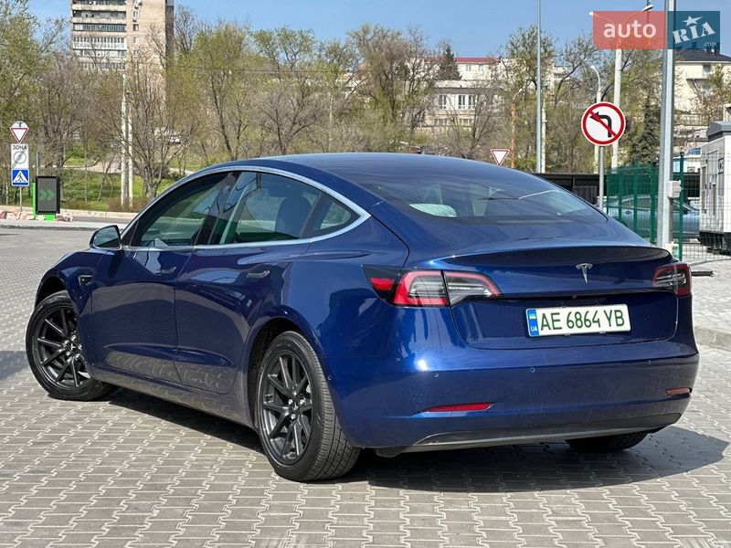 Седан Tesla Model 3 2018 в Днепре