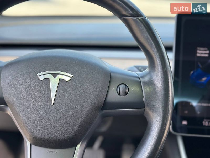 Седан Tesla Model 3 2018 в Днепре