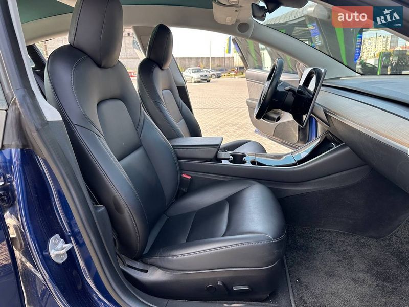 Седан Tesla Model 3 2018 в Днепре