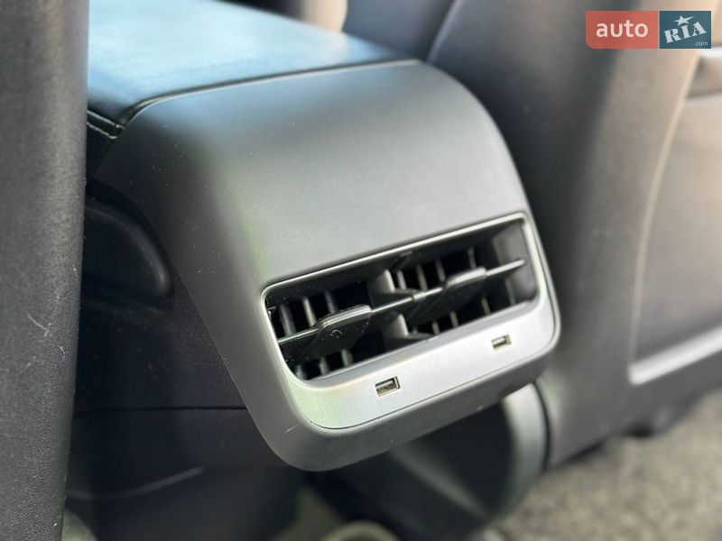 Седан Tesla Model 3 2018 в Днепре