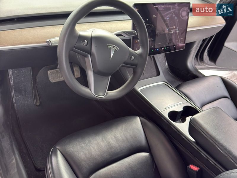 Седан Tesla Model 3 2021 в Здолбунове