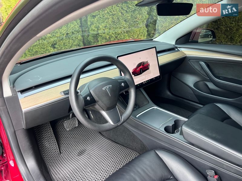Седан Tesla Model 3 2022 в Львові