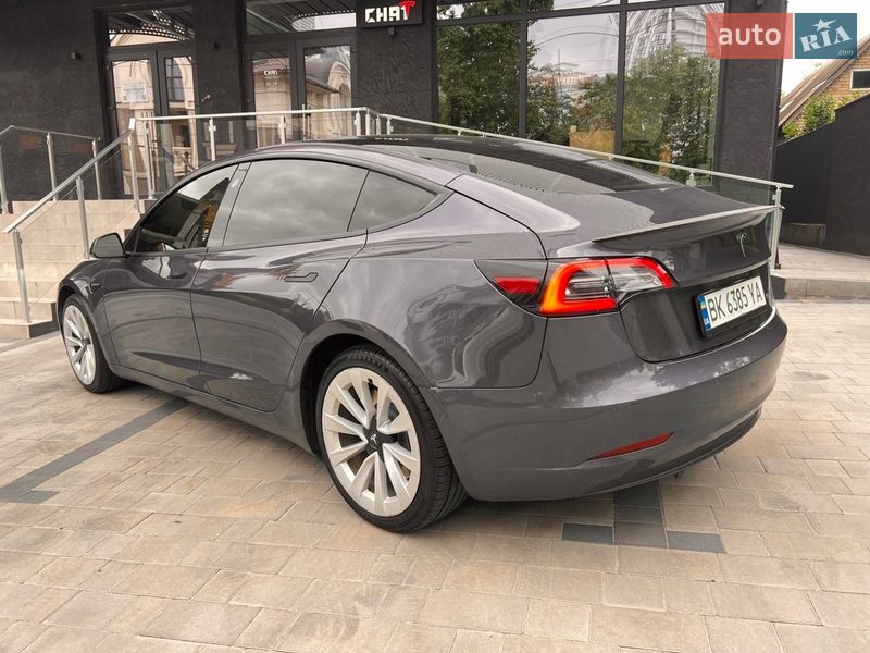 Седан Tesla Model 3 2022 в Києві