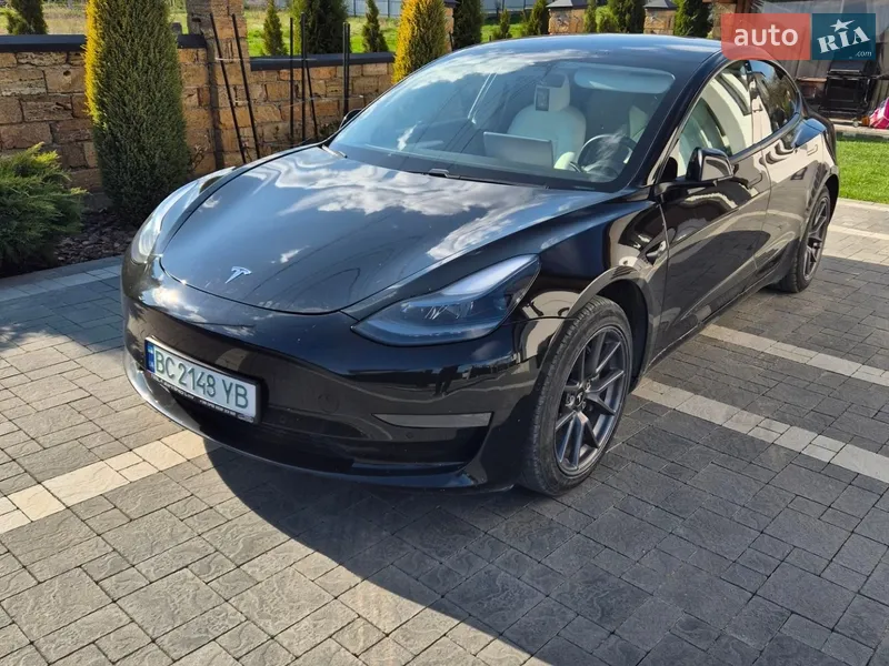 Tesla Model 3 2021