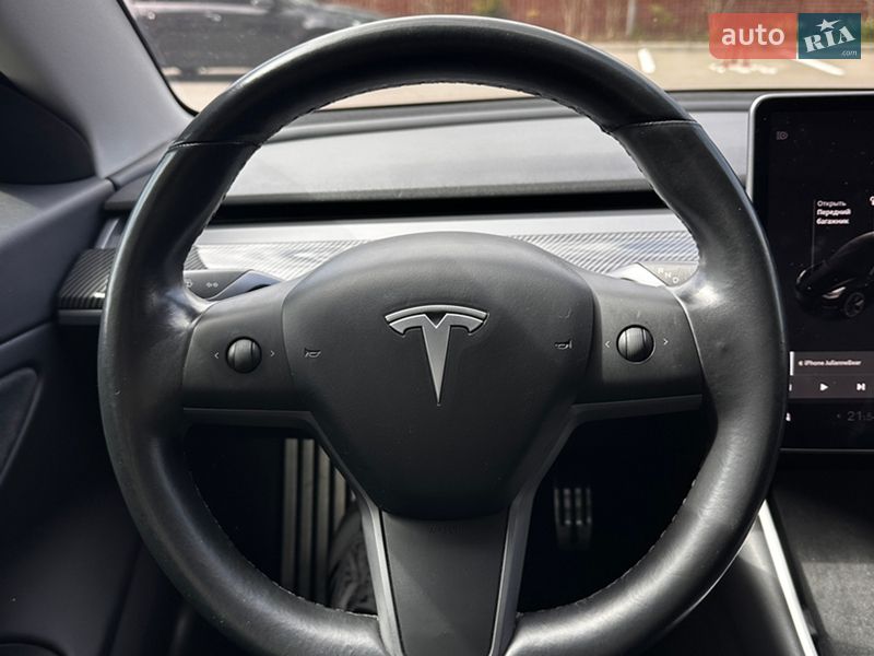 Седан Tesla Model 3 2018 в Одесі