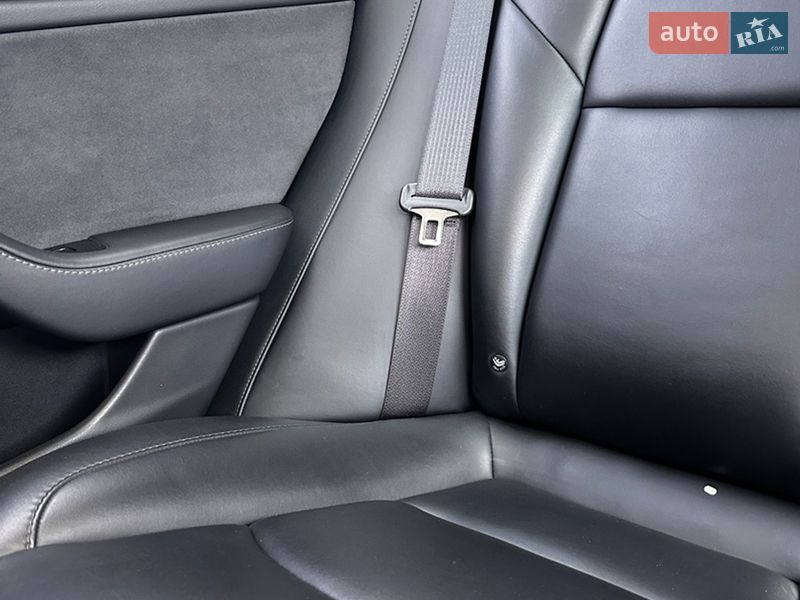 Седан Tesla Model 3 2018 в Одесі