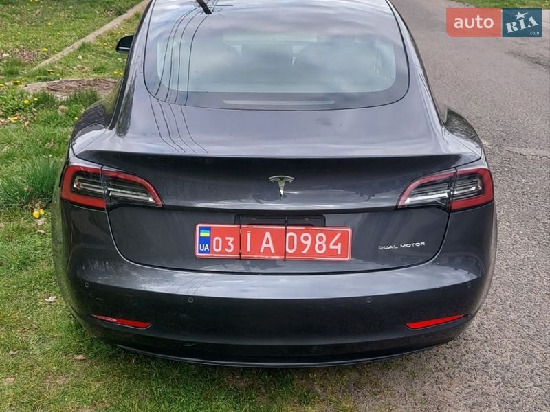 Седан Tesla Model 3 2021 в Луцке