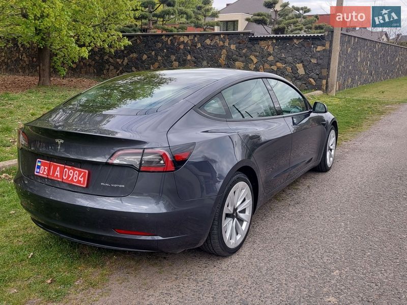 Седан Tesla Model 3 2021 в Луцьку