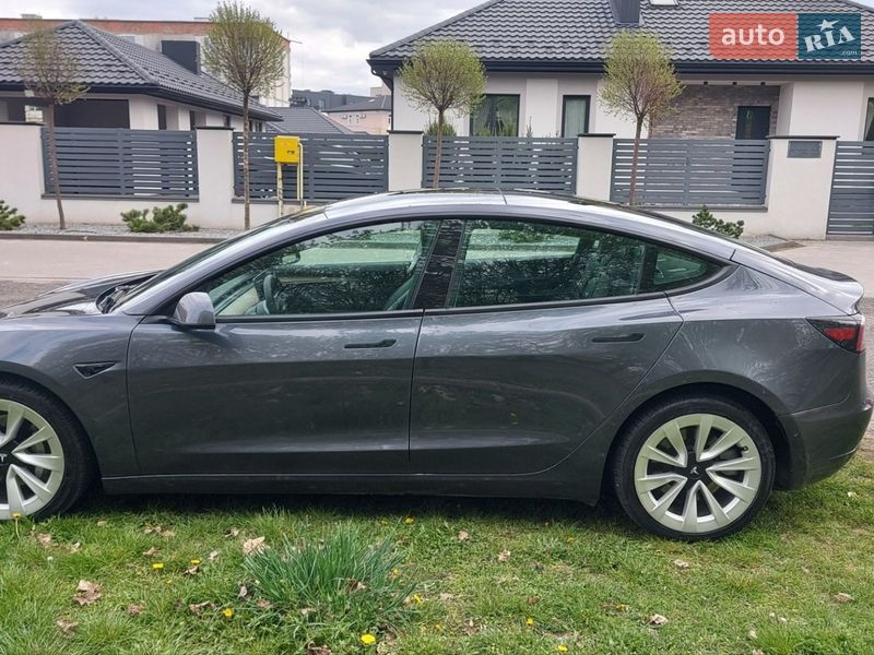 Седан Tesla Model 3 2021 в Луцке