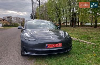 Седан Tesla Model 3 2021 в Луцке