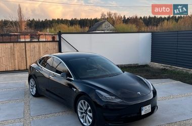 Седан Tesla Model 3 2020 в Черкассах