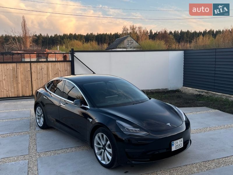 Tesla Model 3 2020
