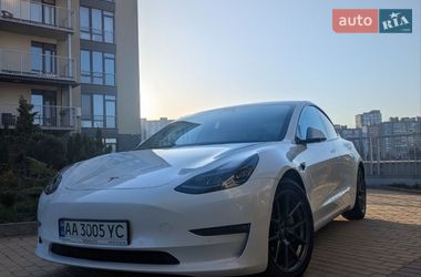 Седан Tesla Model 3 2021 в Києві