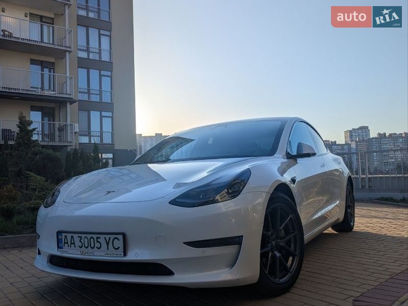 Tesla Model 3 2021