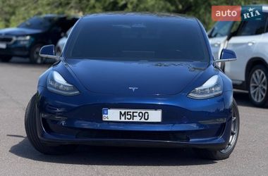 Седан Tesla Model 3 2018 в Кривом Роге