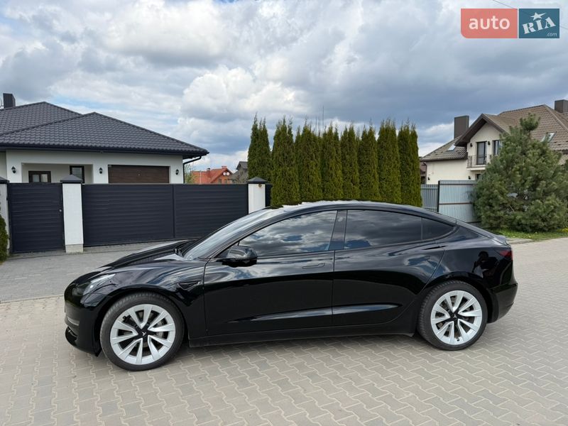 Седан Tesla Model 3 2022 в Луцке