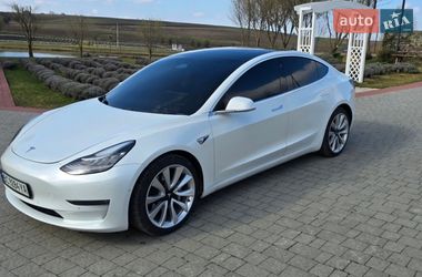 Седан Tesla Model 3 2020 в Львове