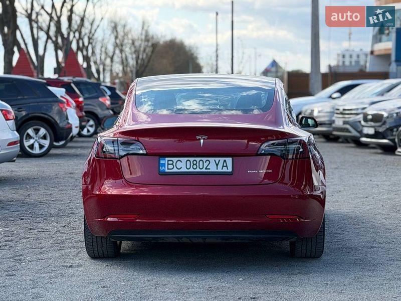 Седан Tesla Model 3 2018 в Львове