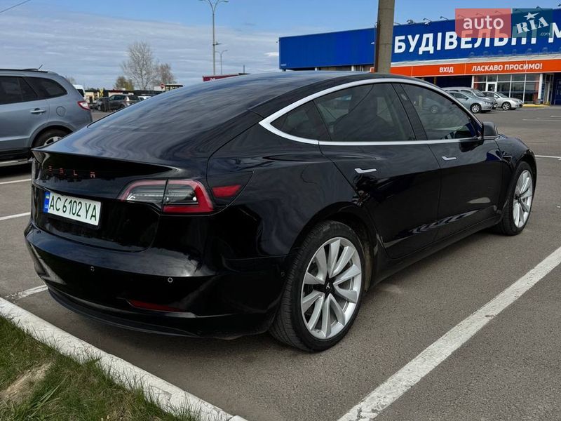 Седан Tesla Model 3 2019 в Луцьку