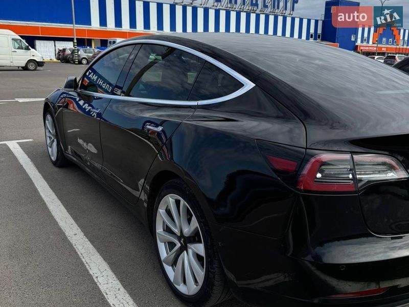 Седан Tesla Model 3 2019 в Луцьку