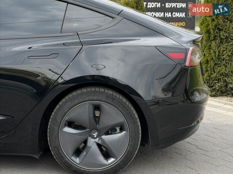 Седан Tesla Model 3 2020 в Ивано-Франковске