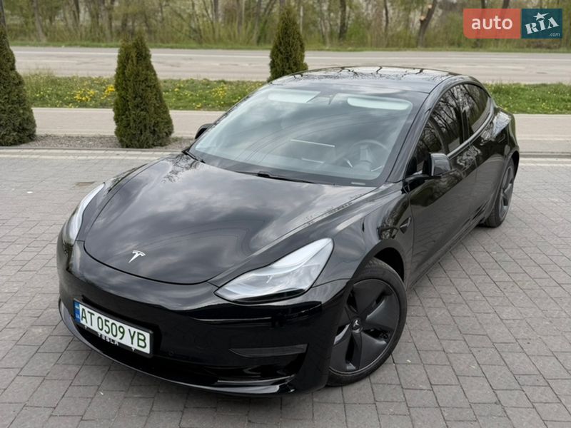 Седан Tesla Model 3 2020 в Ивано-Франковске