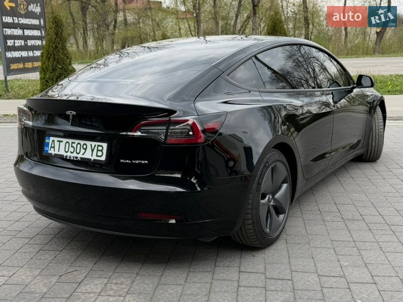 Седан Tesla Model 3 2020 в Ивано-Франковске