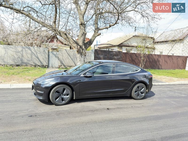 Седан Tesla Model 3 2018 в Обухові