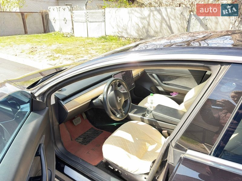 Седан Tesla Model 3 2018 в Обухові