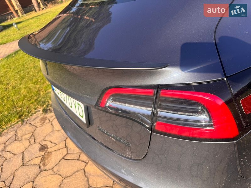 Седан Tesla Model 3 2022 в Львове