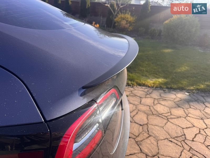 Седан Tesla Model 3 2022 в Львове