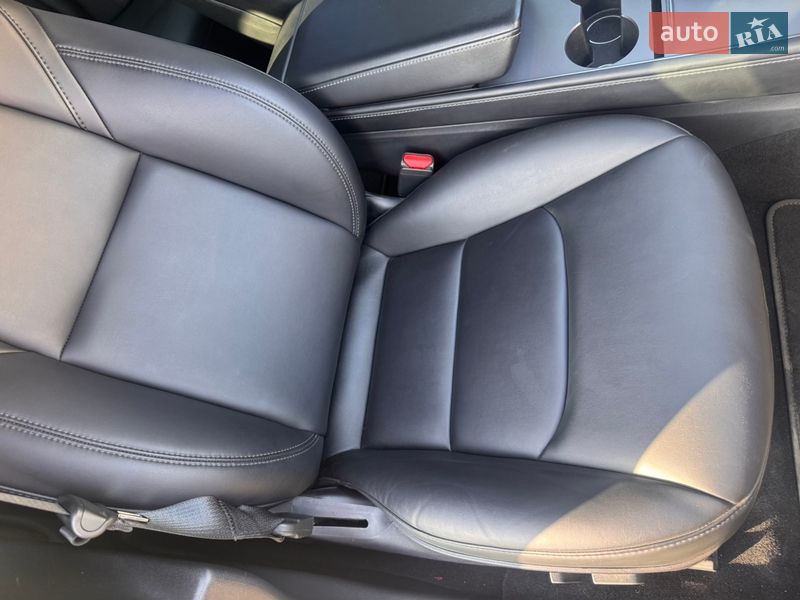 Седан Tesla Model 3 2022 в Львове