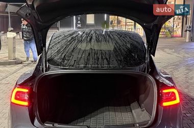 Седан Tesla Model 3 2022 в Львове