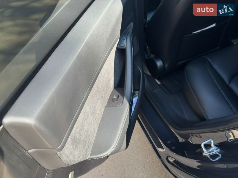 Седан Tesla Model 3 2021 в Одесі