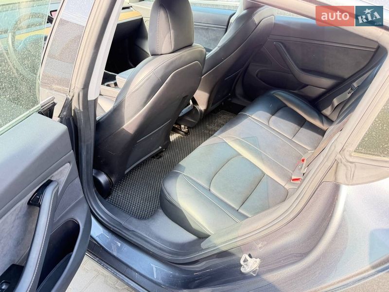 Седан Tesla Model 3 2019 в Одессе