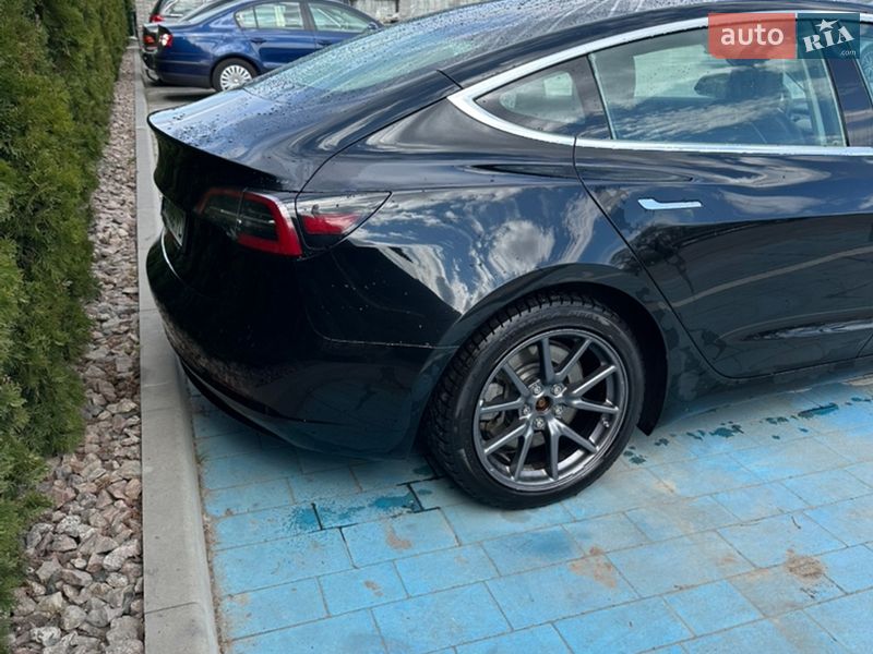 Седан Tesla Model 3 2019 в Луцьку